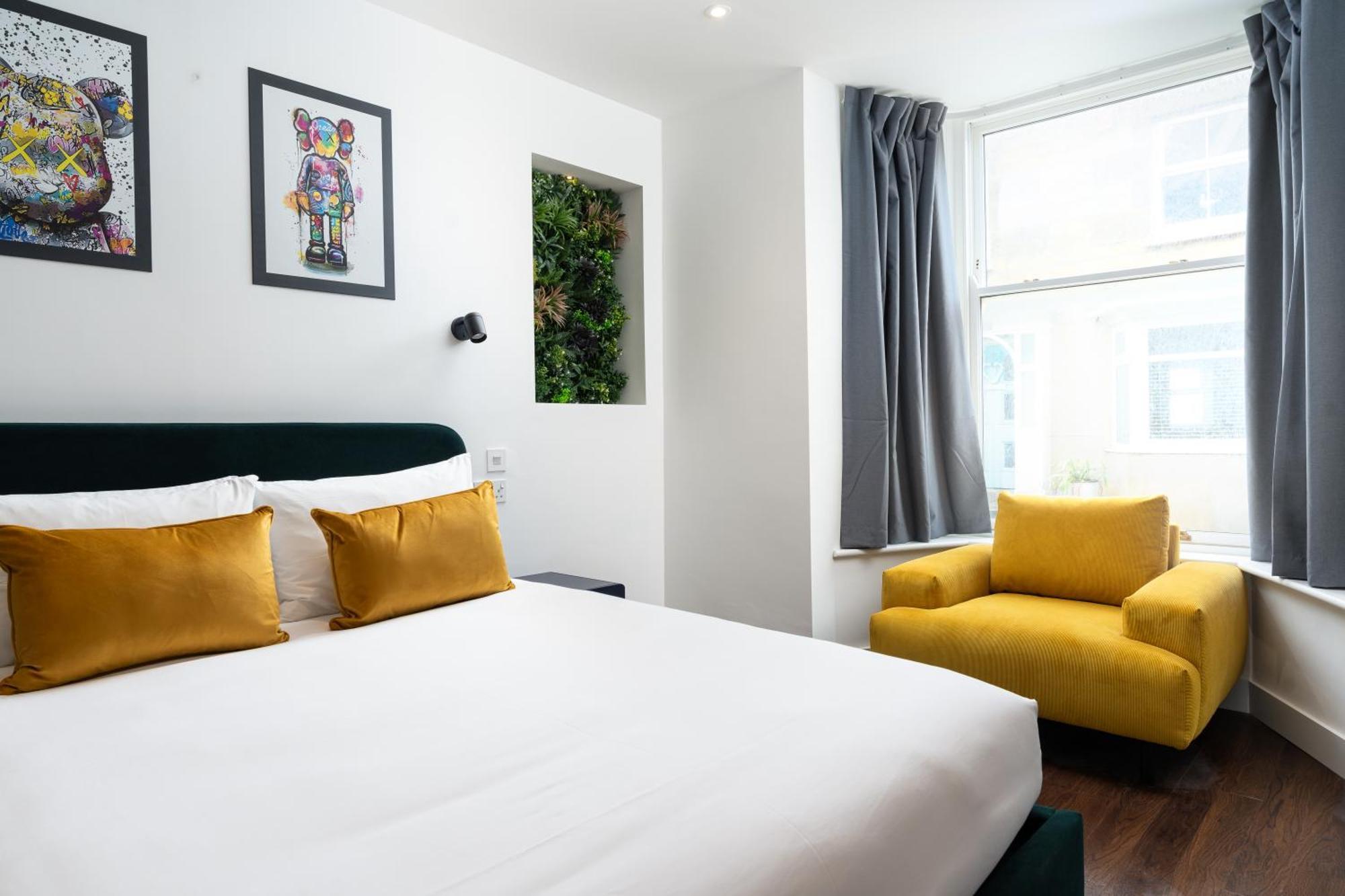 Room 1, Hotel Style Double Bedroom In 마라지온 외부 사진